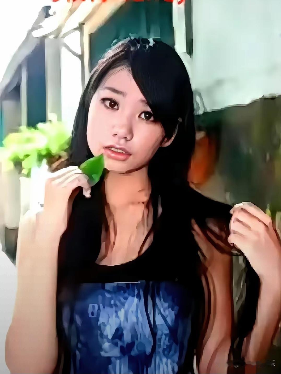 作为汪小菲的第二任妻子，我觉得马筱梅内心极度不自信，你看她原本整容很成功，整容后
