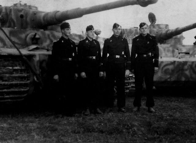 1943年秋，意大利，党卫军“阿道夫・希特勒警卫旗队”第1装甲团第1