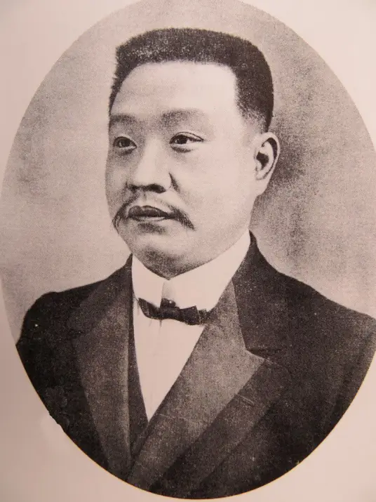 1917年左右，父亲临终前拉着儿子的手叮嘱“千万不要忘了谭都督的恩德”赵恒惕含泪