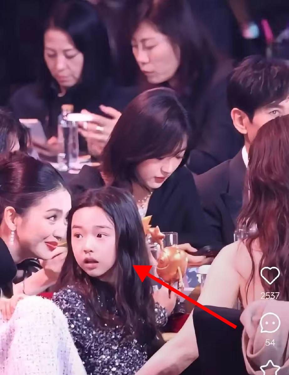 如果我是高云翔我今晚觉都不睡了连夜赶回北京，马上要做的第一件事就是，带小酒窝