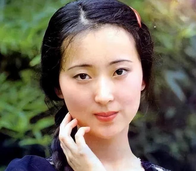 [点赞]2007年，病入膏肓的陈晓旭突然给前夫毕彦君打电话，她哽咽说：“想见你