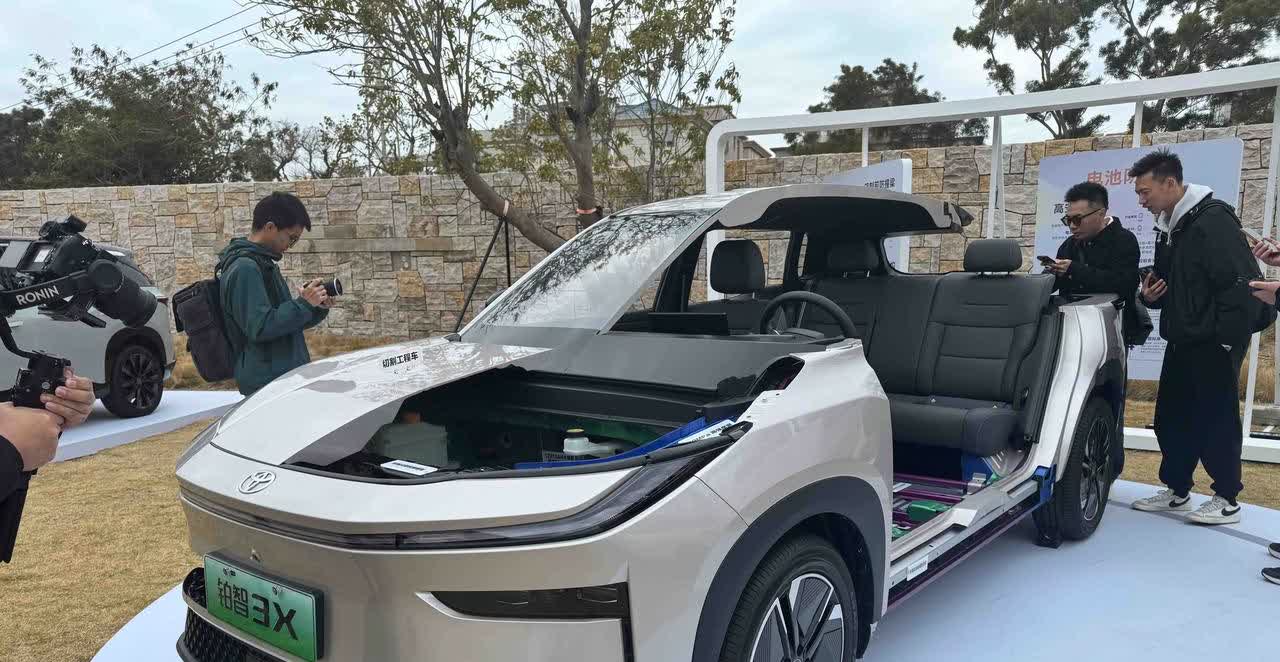 你开什么车？请对号入座吧？1、有钱的人——开奥迪2、没钱的人——开长安