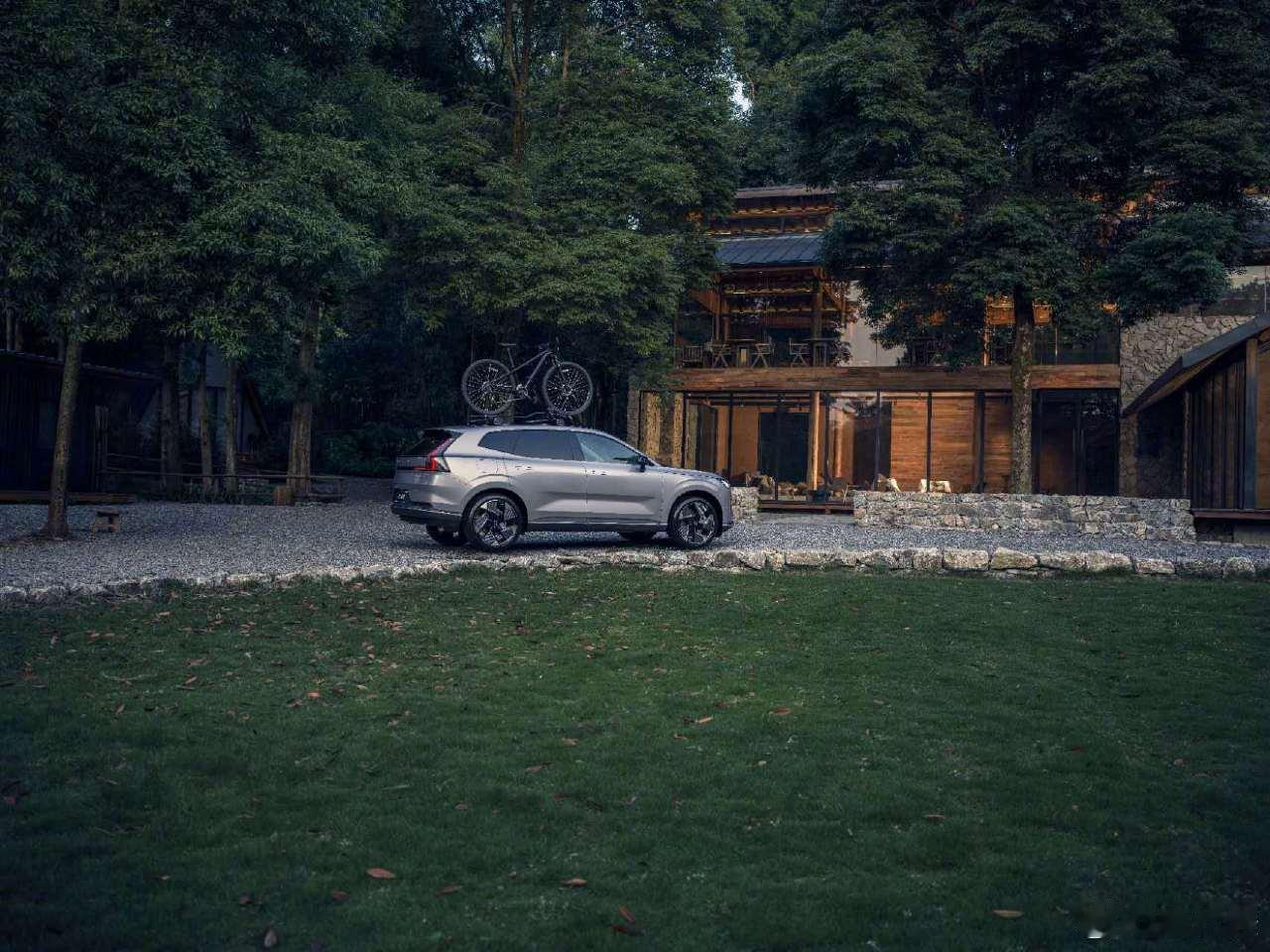 沃尔沃XC70上市售价26.99万起谁说高端混动一定贵？沃尔沃XC70直接打破常
