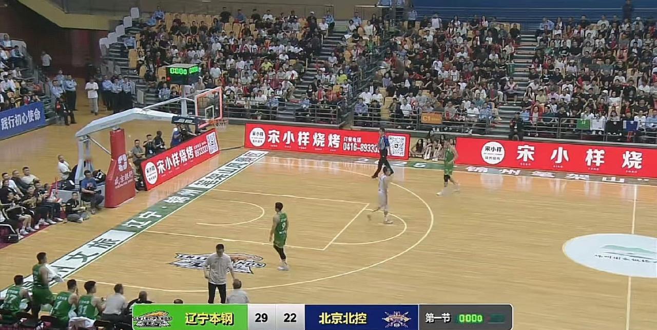 辽宁男篮被低估了，底蕴犹在，热身赛打北控依然还是能打出团队凝聚力，论全华班默契度