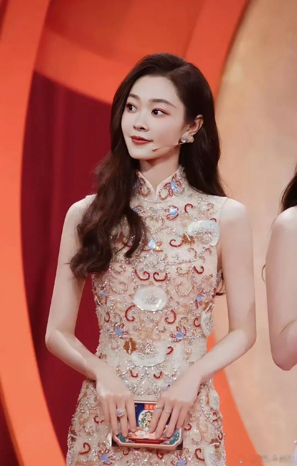 原来司藤一开始选的是宋轶啊很多人不知道，当年《司藤》最初的人选，其实是宋轶而非景