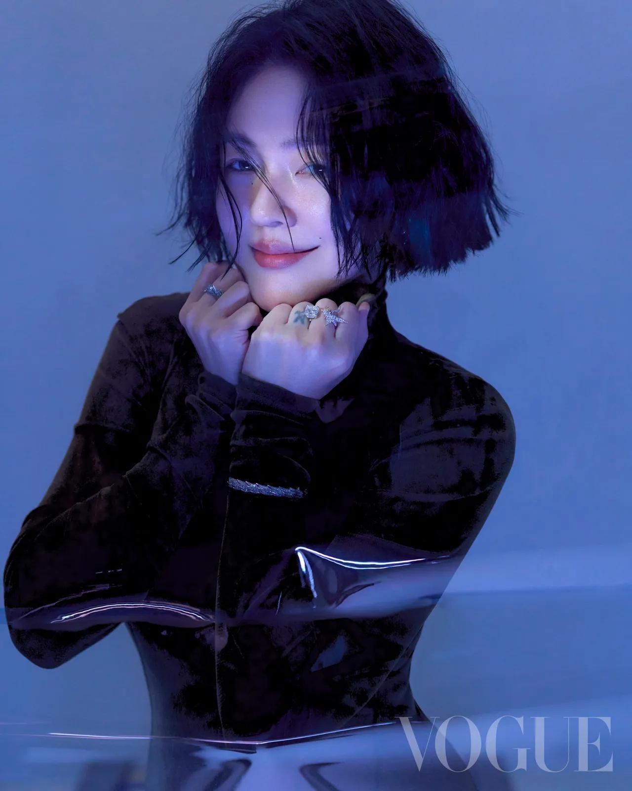 “姐，你走后我好像变成了你。”小S这张真的和大S合二为一了！小S在受访时