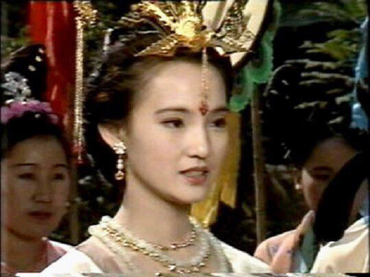 这部《狄仁杰断案传奇》电视剧是我心目中最经典的狄仁杰故事。在电视上