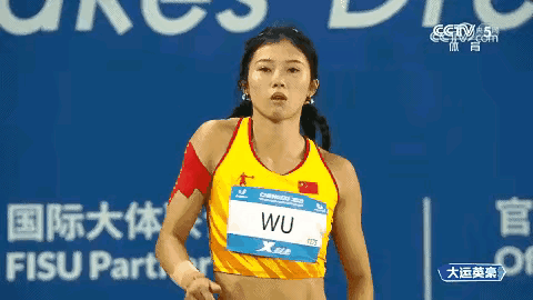 吴艳妮12秒99夺冠，如果比最好成绩，而刘翔110米栏成绩才12.88秒。但为什
