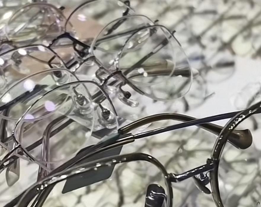 之前我就听说过眼镜行业很暴利，没想到在看到真实数据的那一刻，我还是被震惊了！有