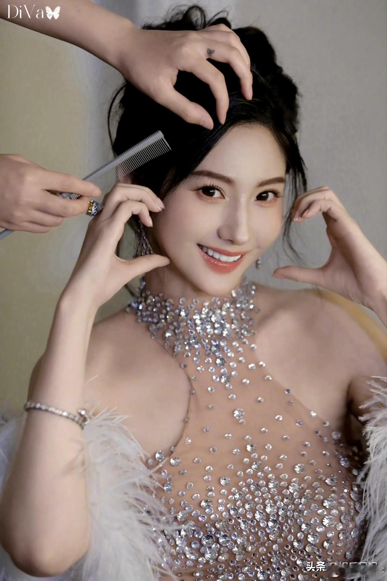 蓝心妍后台定妆照