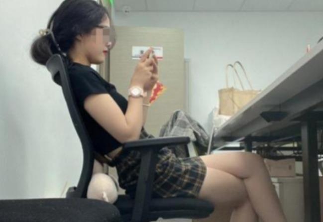这哪是上班，分明是白嫖！上海26岁姑娘，入职北京一家公司，月薪1万5，本想着好