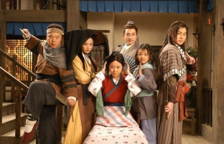 2004年，姚晨到《武林外传》试镜，编剧宁财神看到她直摇头：“她嘴巴太大了，不符