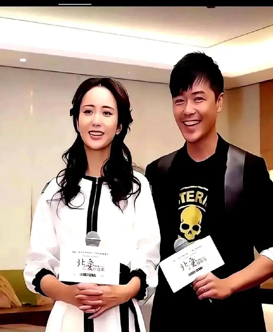 佟丽娅刚官宣演《流浪地球3》，前夫陈思诚的名字又跟着上热搜。俩人离婚快三年，