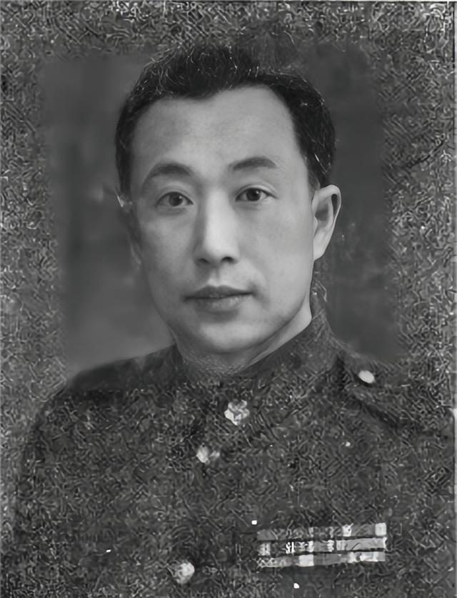 1950年，国民党中将李弥逃到台湾后，却惨遭弃用，正当他绝望时，蒋介石找到了他：