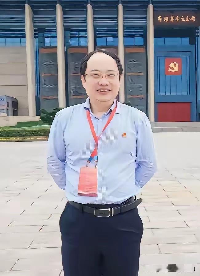 对不起，我真的无法共情那些大学教授们原因很简单，江苏科技大学假教授的事摆在那