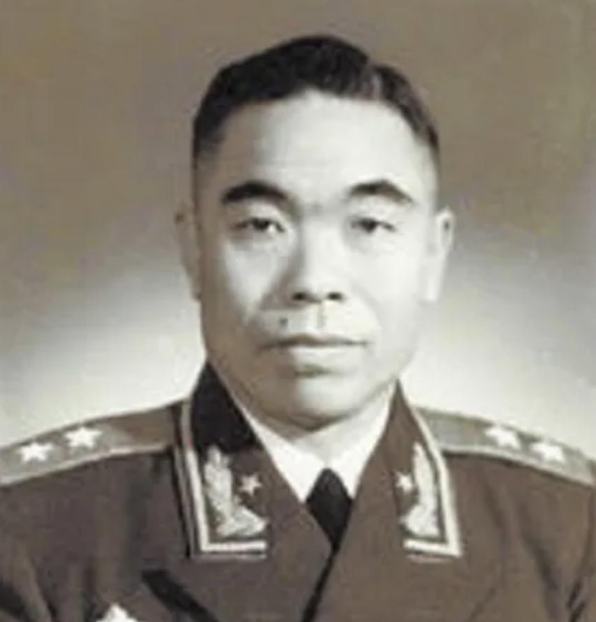 1951年4月，抗美援朝的志愿军第50军奉命回国休整。载誉归来的他们衣衫褴褛，有