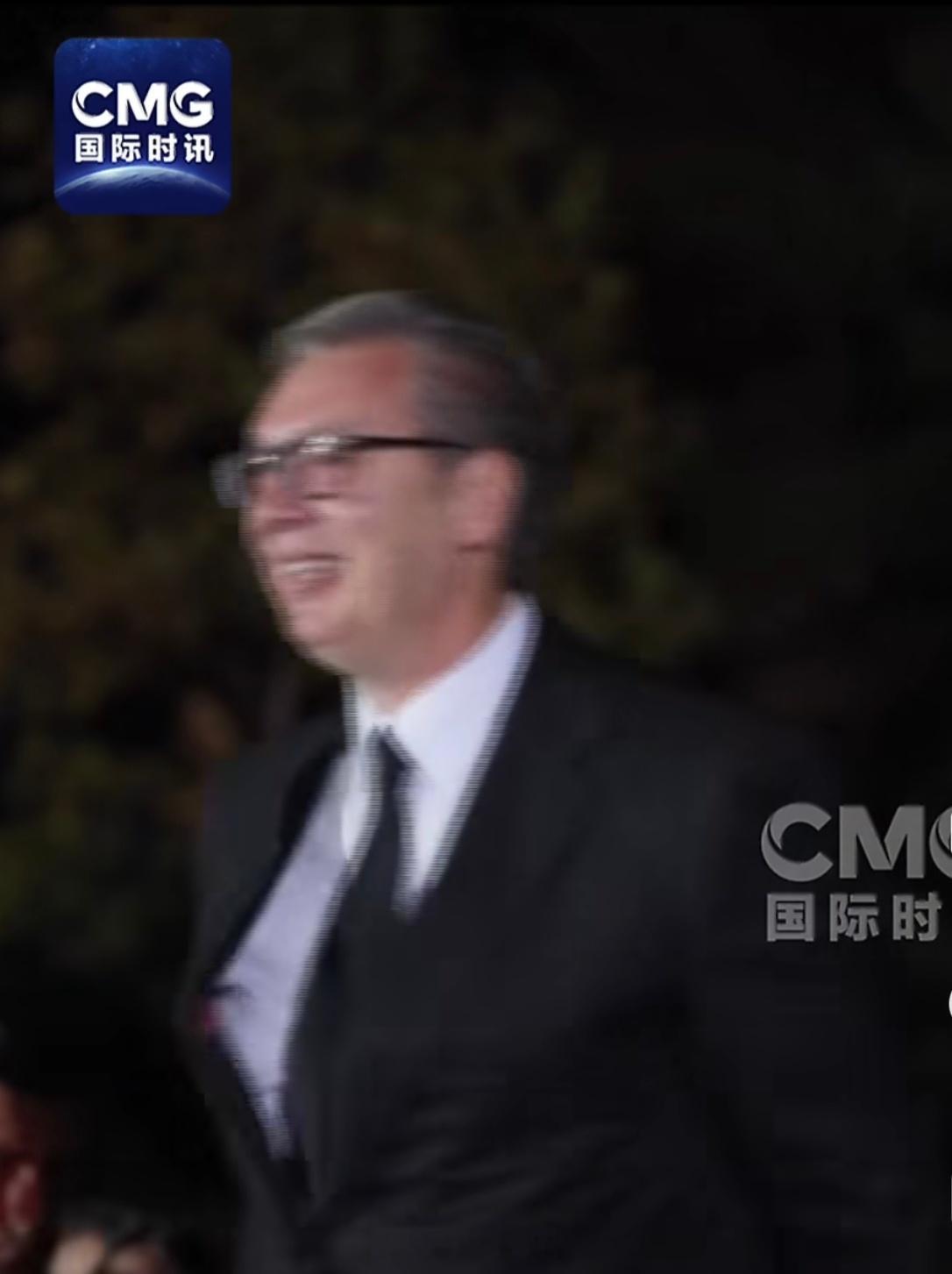 武契奇辞职武契奇没退，是换座位。总统像门面，总理才管钱、管项目、管用人。国内抗议
