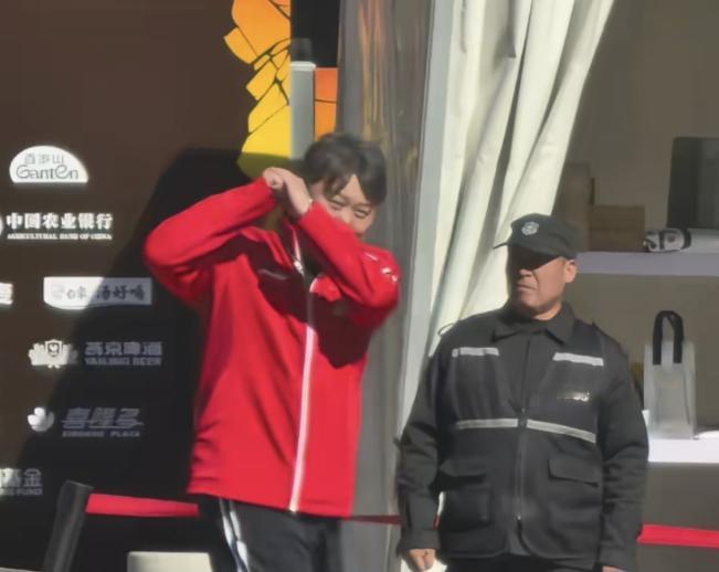 我去！孙逊的情商很高，面对王楚钦粉丝的喊话，他得反应堪称教科书！网上流传的一