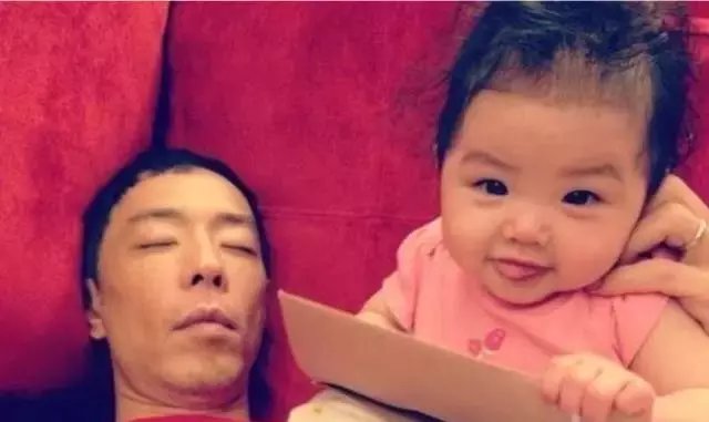 相恋3年被绝情抛弃, 42岁为爱高龄产子……如果最后是你, 苦一点又有什么关系