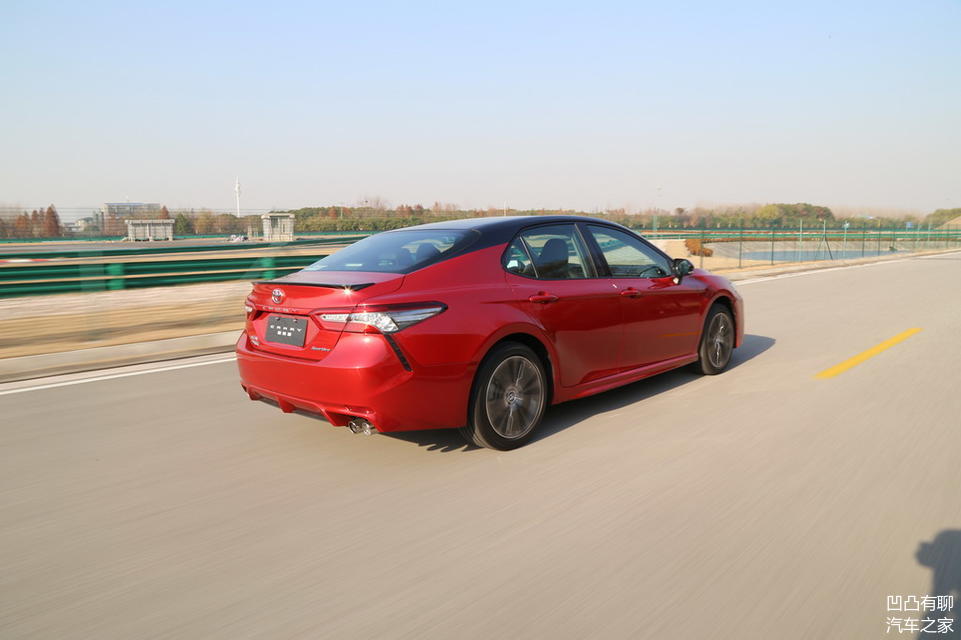 最低油耗新凯美瑞值不值