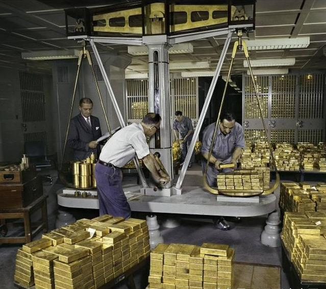 德国冒死运回黄金, 美国强势却拒绝中国运回!