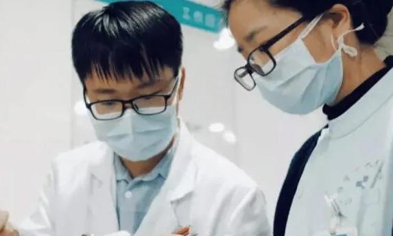 人民日报定调：临床不是秀场！医学生盲猜病情惹众怒