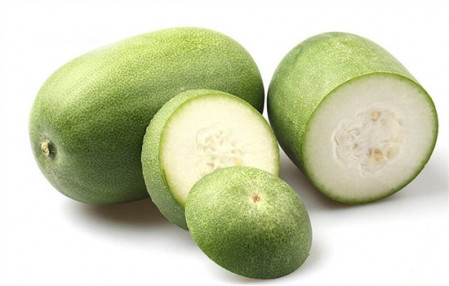 中医谈冬瓜 中医认为:冬瓜味甘,淡,性微寒,入肺,肠,所以吃冬瓜能清热