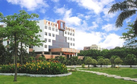 广州白云广附实验学校