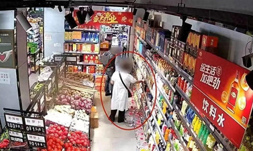 5个月偷104次，每次只拿1瓶药酒！武汉六旬女子被刑拘：退赔也免责不了