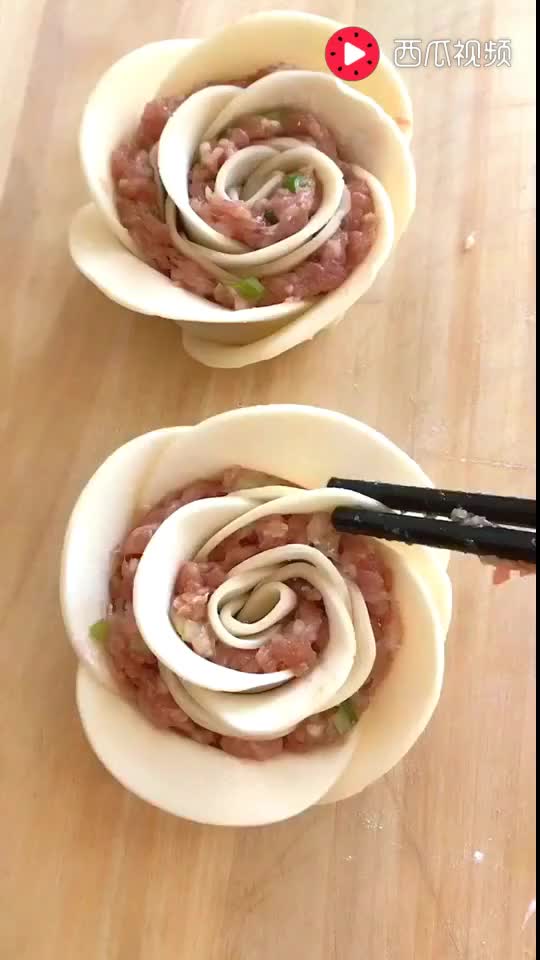 打开 打开 年夜饭: 饺子的各种包法, 把饺子玩成花 打开 玫瑰花饺的包