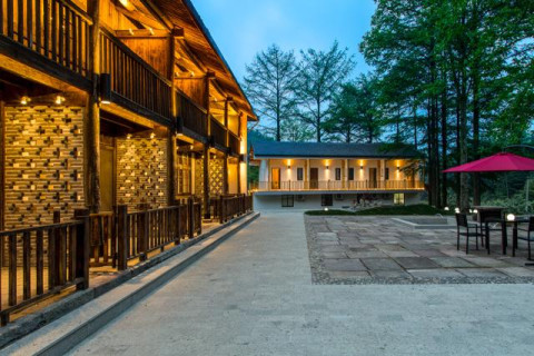 全国最具特色的6家温泉民宿, 现在等你雨露均沾!