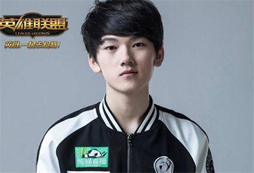 LOL后Uzi时代, 谁将取代Uzi扛起LPL国产AD的