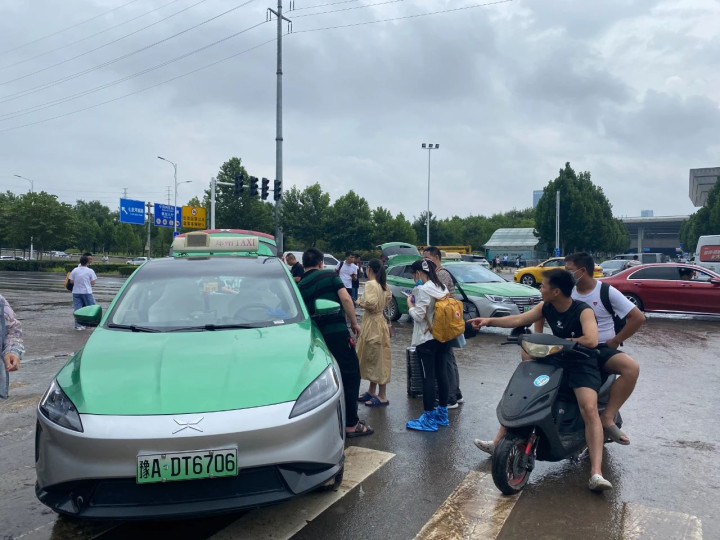 灾后郑州：当一座都市忽然失去了互联网