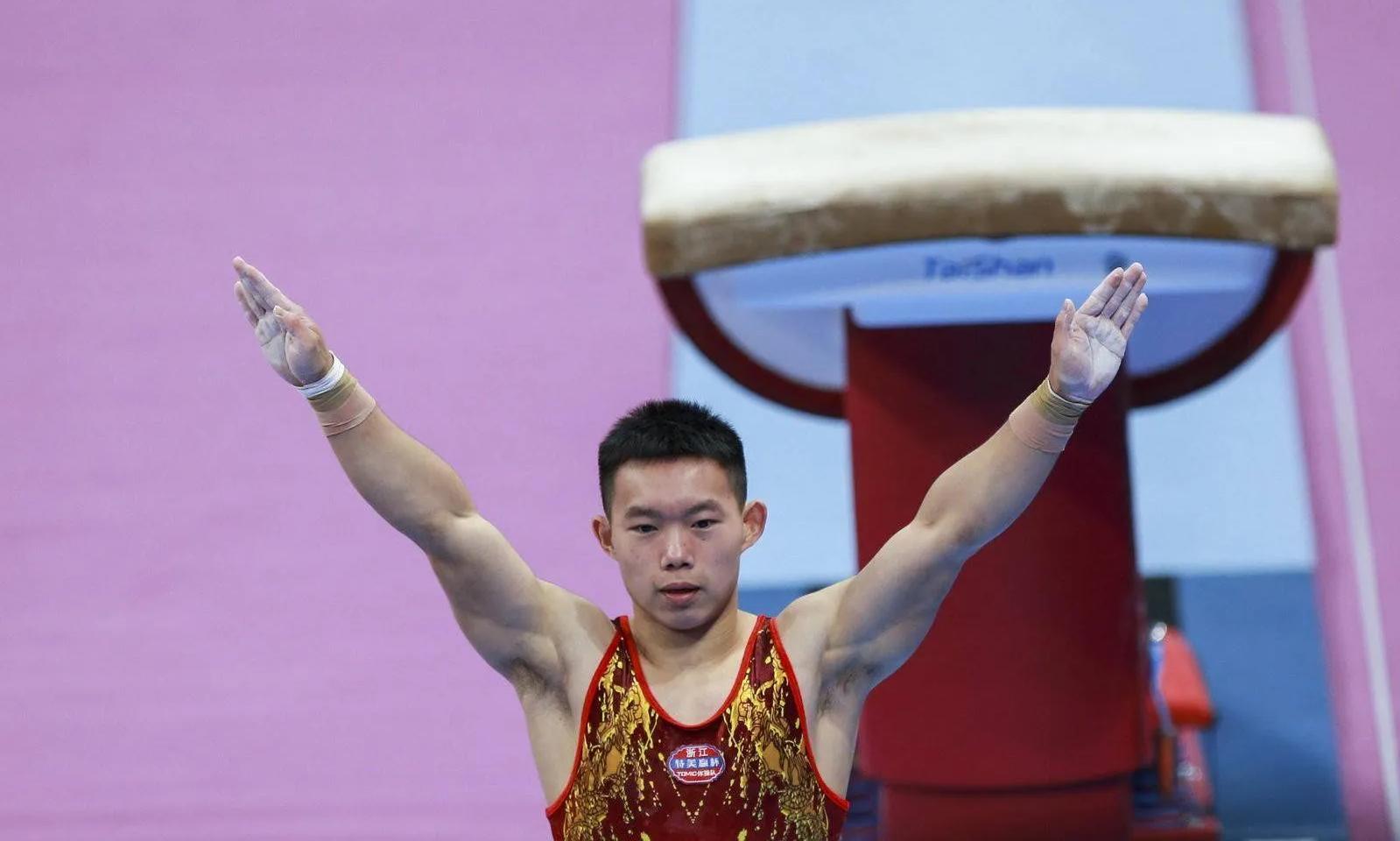 24小时大反转!杨皓楠全能摘银:自由操稳拿13.7,吊环14.1全场最高
