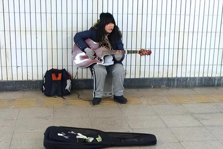 16ǰ, ǸڱµﳪŮ, ô?()