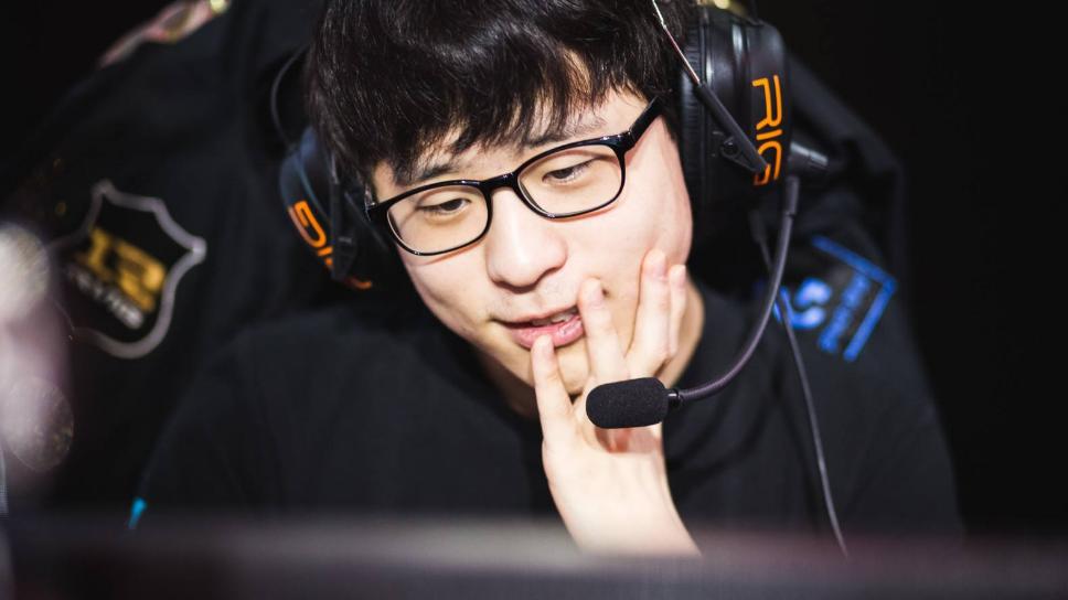 世界冠军上单looper重回rng, 一句话令众多粉丝泪目: 我回来了