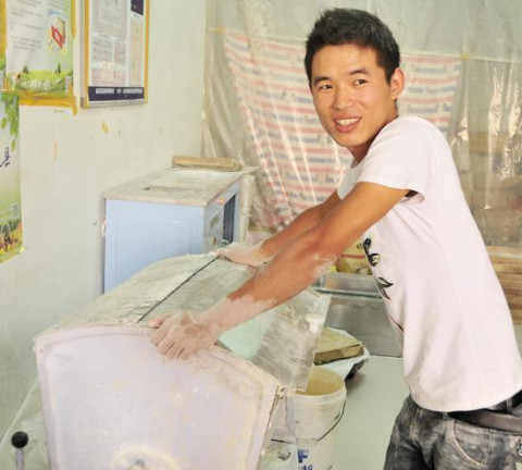 山东"90后"夫妻蒸馒头月入2万 一天出锅5千个