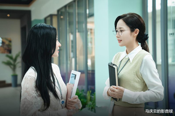 ������ҵ��Ϲ���顷�ײ�, ��Ӣ������, ��Խ����, ��Ů�������(����ҵ��Ϲ����,������ô˵)