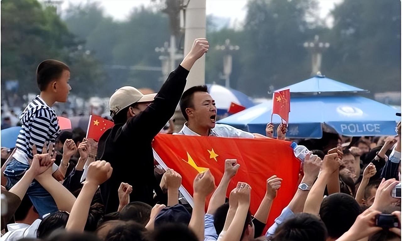 2025年末人口降至14亿零489万，连续四年负增长，国常会要求稳定新出生人口规模