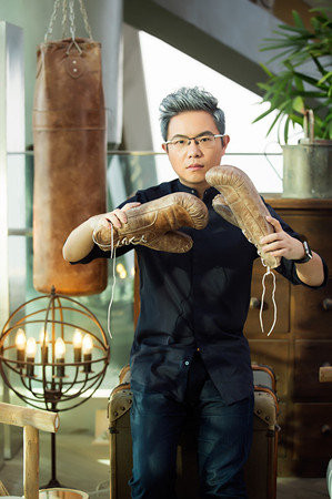 陆琪写真 搜狐娱乐讯 最近,作家老板陆琪一时风头无两,其出品并主持的