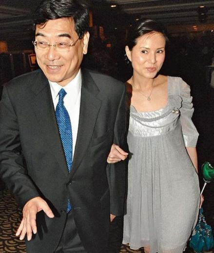 (4)梁洛施 梁洛施是香港首富李嘉诚儿媳妇,分手后她得到不少钱.