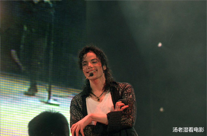 ���������������˶����ܿ�ѷ����ӰƬ��������, 2025��4��18����ӳ