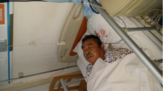 (昏迷中的何国胜)