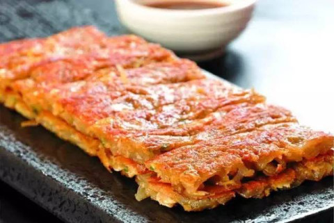 赶会必吃的临漳煎皮渣