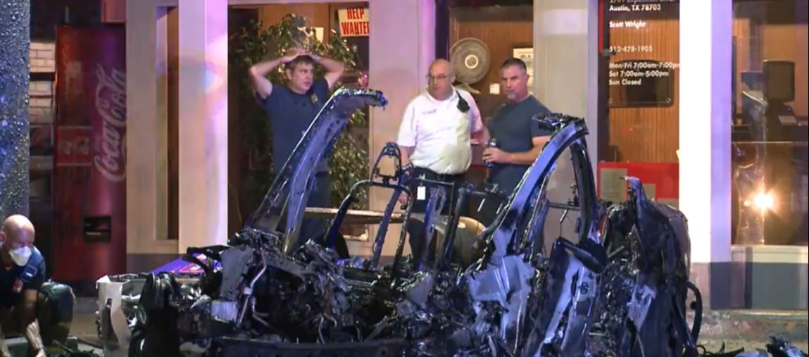 突發事件: 特斯拉Model X撞進加油站自燃起火, 駕駛員被捕-圖6