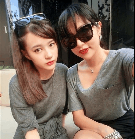 【妈妈和女儿一样年轻漂亮,你会选择娶妈妈还是娶女儿?】