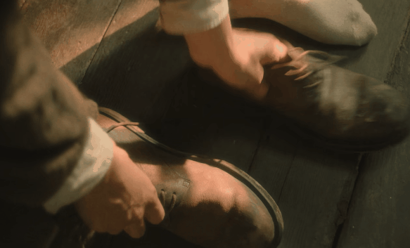 ��ͷ����ͱ�������, ���Ӿ硶׷���ߡ�������, ����Ӧ����ô��(���Ӿ�׷����)