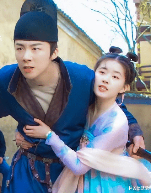 ����������һ���Ĵ�����, ��֪���������ڡ�ק��ʲô!(����������Ȼ������)