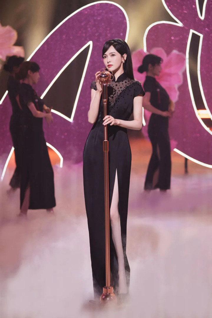 ����, ���Ӿ硶�������������ֿɰ�����С��(����Ů��,�ڵ�����,����,����,������˭)