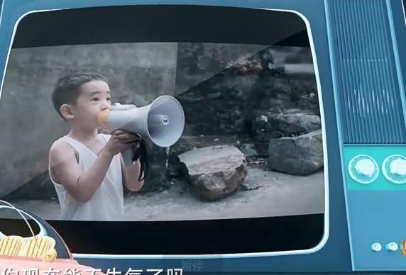 爸爸去哪儿: 性格应采儿, 外貌陈小春, 神似小鱼儿! 英语比我好!
